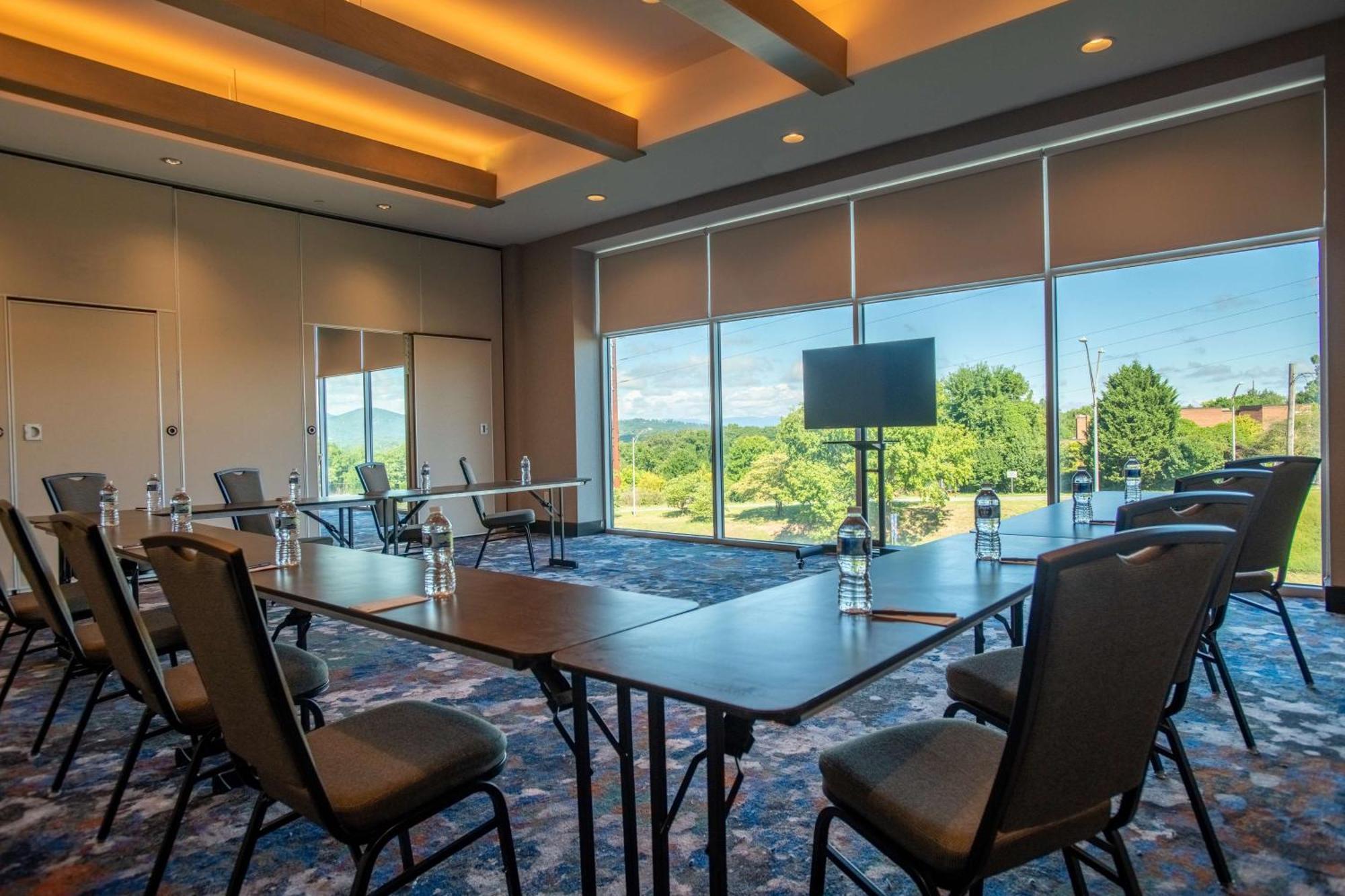 Doubletree By Hilton Asheville Downtown Εξωτερικό φωτογραφία